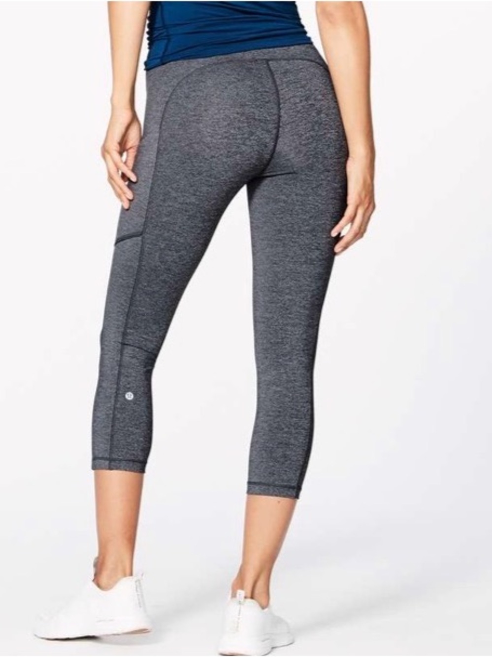 Lululemon Speed Up Crop (21")
Heathered Black Size 4